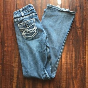 26/33 Cowgirl Tuff Jeans